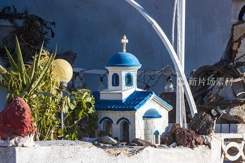 希腊圣托里尼岛Pyrgos Kallistis的Kandylakia(路边神社)